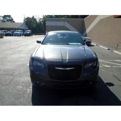 2019 Chrysler 300 S's photo