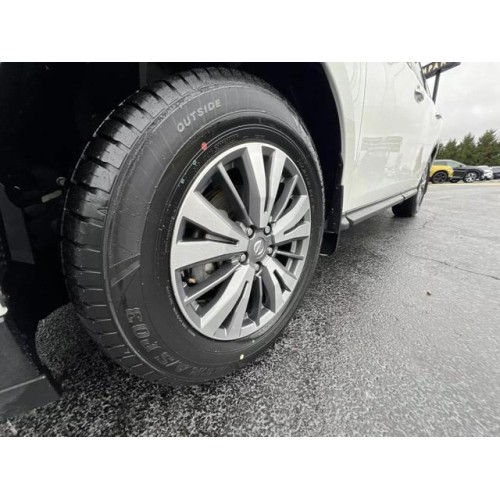 2020 Nissan Pathfinder S's photo