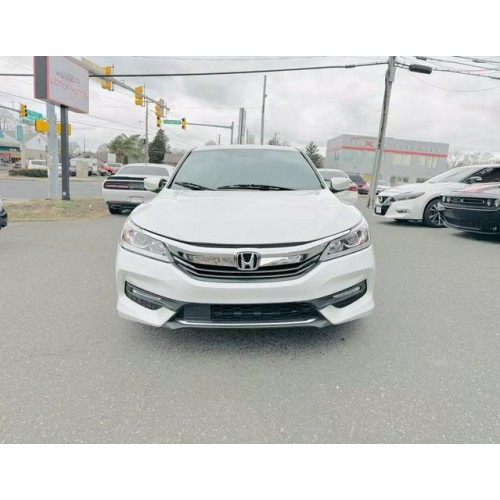 2016 Honda Accord Sport's photo