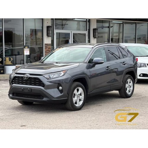 2021 Toyota RAV4 XLE's photo