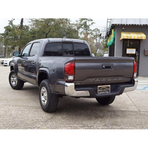 2019 Toyota Tacoma SR5's photo