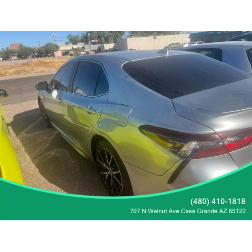 2021 Toyota Camry SE's photo