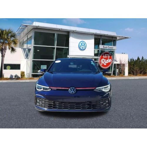 2022 Volkswagen Golf GTI SE's photo