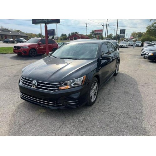 2018 Volkswagen Passat R-Line