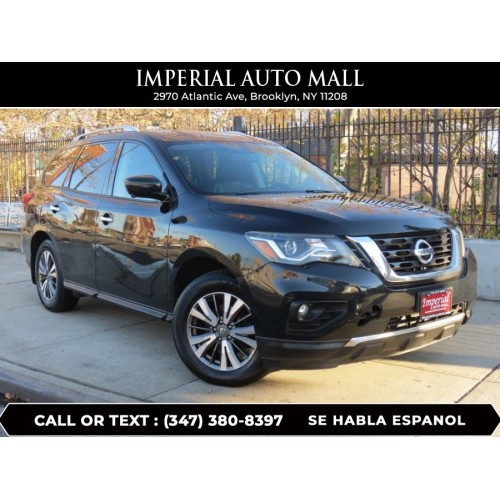 2017 Nissan Pathfinder SL's photo