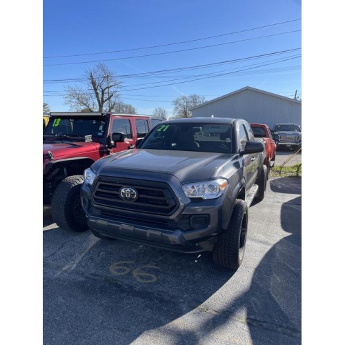 2021 Toyota Tacoma SR's photo