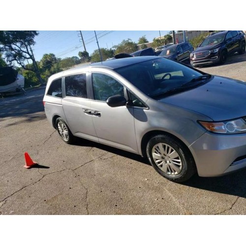 2017 Honda Odyssey LX's photo