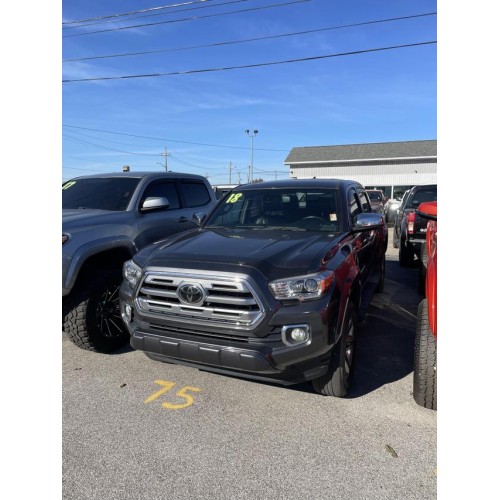 2018 Toyota Tacoma Limited's photo