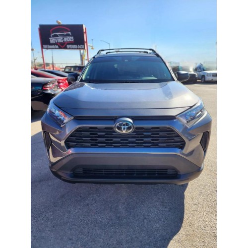 2019 Toyota RAV4 LE's photo