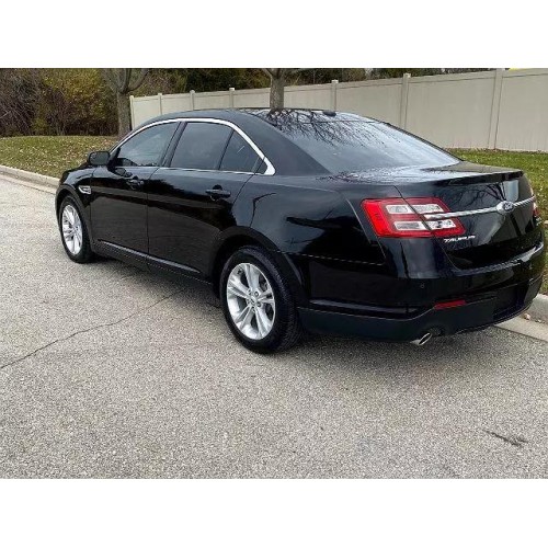 2017 Ford Taurus SEL's photo