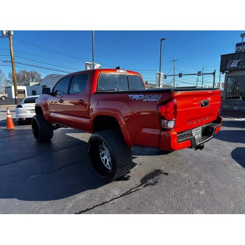 2017 Toyota Tacoma TRD Sport's photo