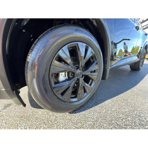 2022 Nissan Rogue SV's photo