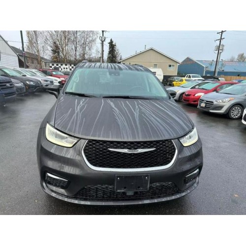 2022 Chrysler Pacifica Touring L's photo