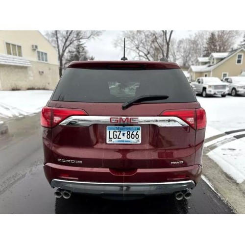 2017 GMC Acadia Denali's photo