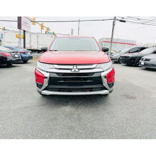 2017 Mitsubishi Outlander ES's photo