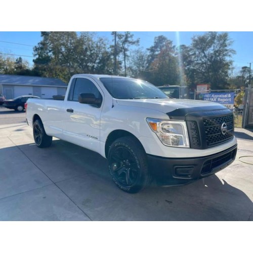 2018 Nissan Titan S's photo