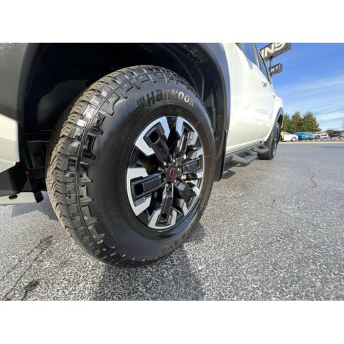 2022 Nissan Frontier PRO-4X's photo